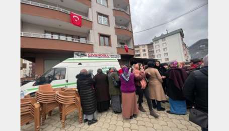 Depremde hayatn kaybeden futbolcu Giresun'da topraa verildi