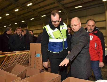 Bursa yaralar sarmak için tek yürek oldu