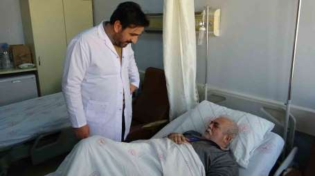 Depremde yaralanan 140 kii Van'a getirildi