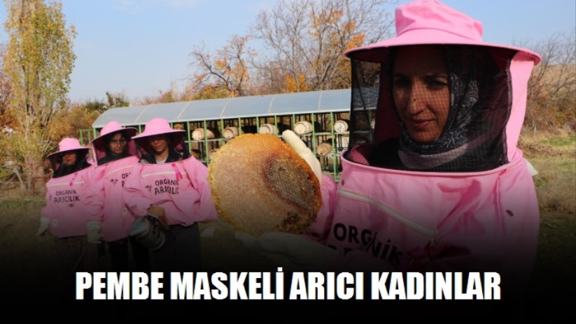 Pembe maskeli arıcı kadınlar, bal hasadında 'meme kanserine' dikkat çekti