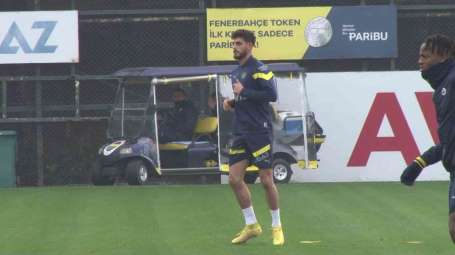 Fenerbahçe'nin yeni transferi Samet Akaydin ilk antrenmanna çkt