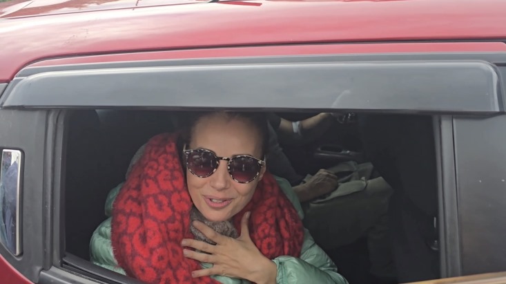 İstanbul-Beykoz'da trafik kazası geçiren oyuncu Özgü Namal taburcu oldu