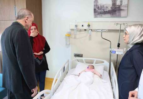 Cumhurbakan Erdoan, stanbul'a getirilen depremzedeleri ziyaret etti