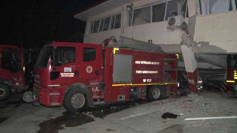Hatayl itfaiyecileri ölümden, bindikleri araçlar kurtard - Hatay haber