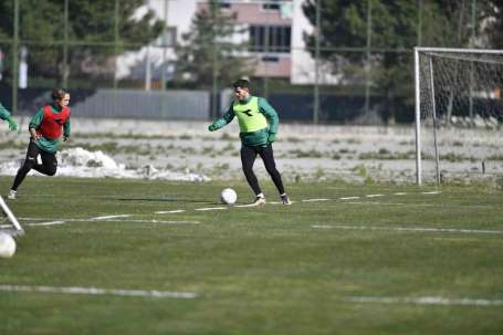 Bursaspor'da hazrlklar devam ediyor