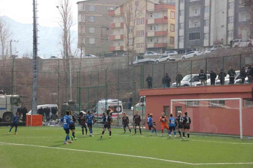 Kadn Futbol Süper Ligi: Hakkarigücü: 2 - Beikta: 2 - Hakkari haber