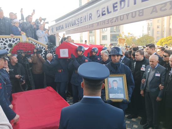 Düşen uçakta şehit olan 2 askerin cenazesi Bursa'ya getirildi (2)