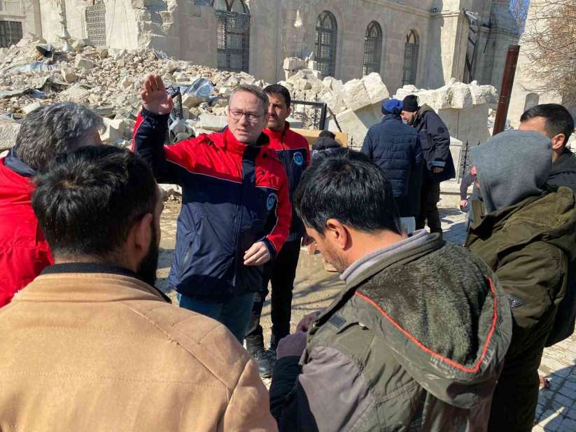 Baakehir Belediyesi Malatya'da depremin yaralarn saryor - Malatya haber