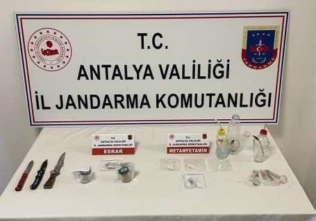 Antalya'da jandarmadan uyuturucu operasyonu: 11 üpheli yakaland
