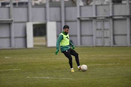 Bursaspor 5'e 2 pas pres çalt