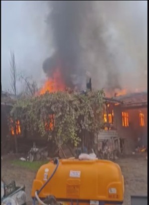 Amasya'da tek katlı ev yandı