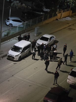 Hafif ticari araç ile çarpışan motosikletin sürücüsü yaralandı