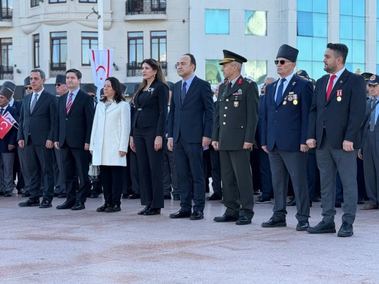 İstanbul - KKTC'nin kuruluşunun 42'nci yılında Taksim'de tören düzenlendi