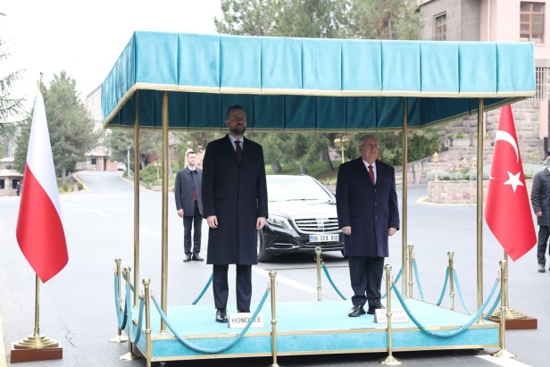 Bakan Güler, Polonyalı mevkidaşı ile bir araya geldi