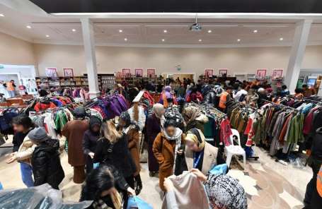 Üsküdar Belediyesi stanbul'a gelen depremzedeler için sosyal market açt