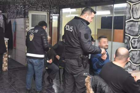 Erzincan'da yaplan kumar uygulamasnda 11 kiiye 6 bin 787 TL para cezas kesil