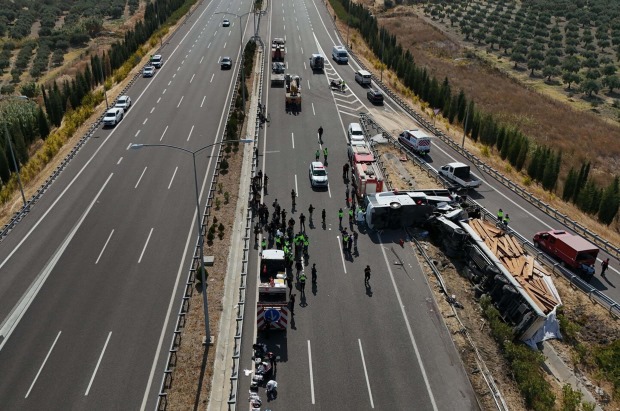 Manisa'daki otobüs kazasında ölü sayısı 12'ye çıktı