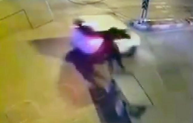 Kavşakta hafif ticari araca çarpan arabaya koşulu at öldü