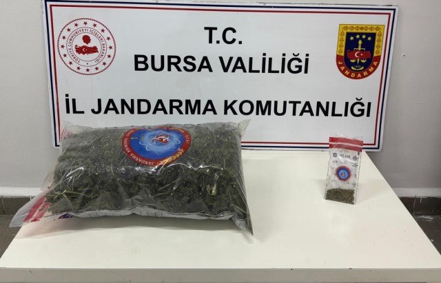 Samanlıkta kurumaya bırakılan 4 kilo esrar ele geçirildi