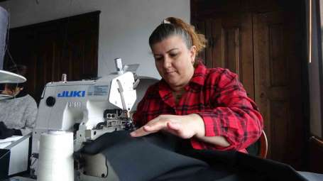 Kastamonulu kadnlar, depremzedeler için klk kyafet dikiyor