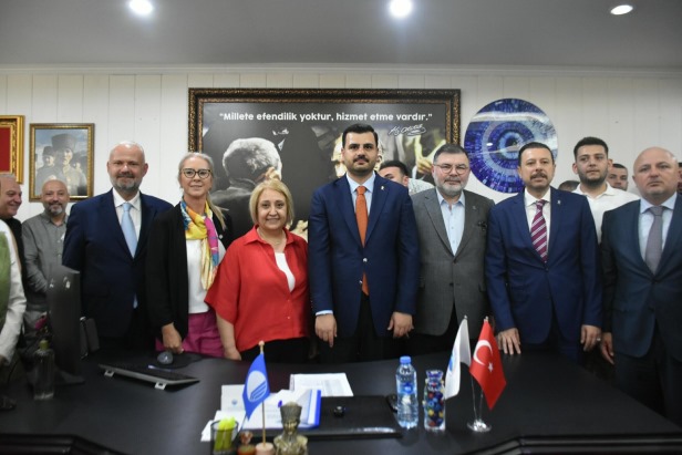 AK Parti'li İnan: Menderes Belediye Başkanı 1,5 senedir partimize dahil olma çabasındaydı