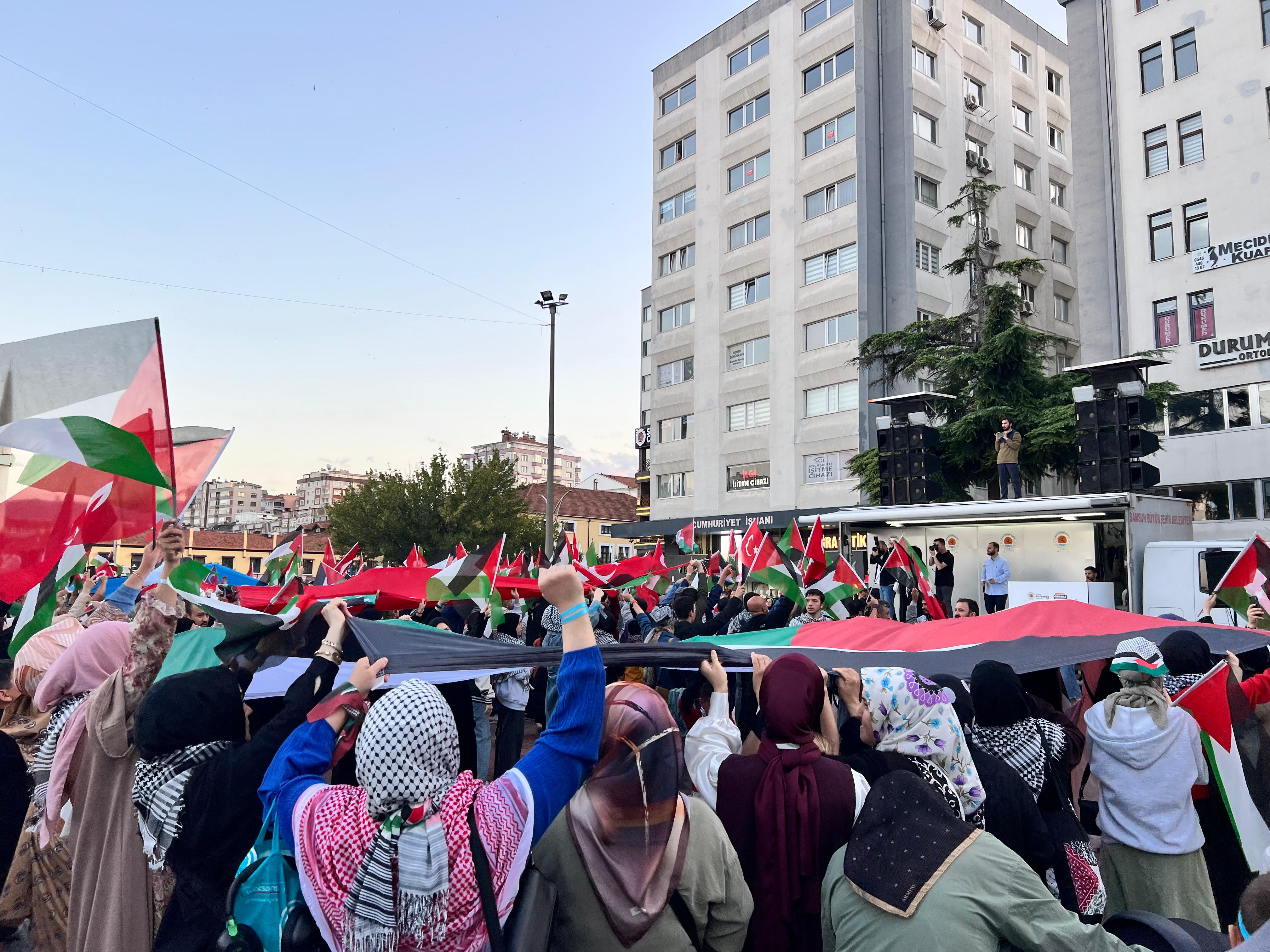 Bayraklar, Tekbirler ve Dualarla: Samsun'dan Filistin'e Dayanışma Mesajı