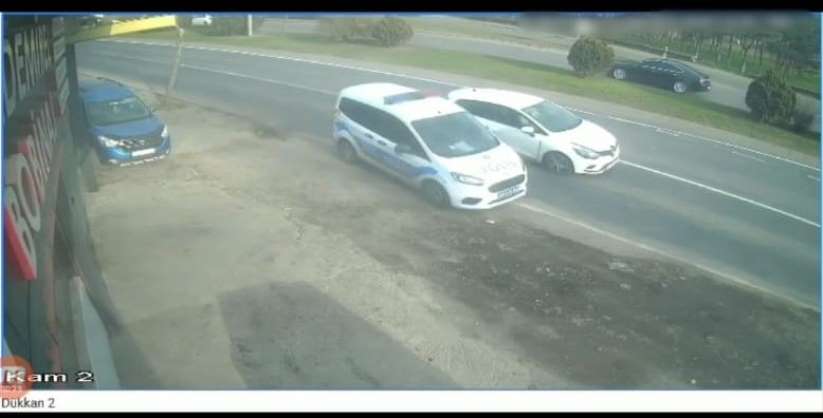 Polis otosu 'dur' ihtarına uymayan aracı kovalarken kaza yaptı: 1 yaralı