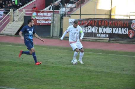 TFF 2 Lig: GMG Kastamonuspor: 4 - Saryer: 1