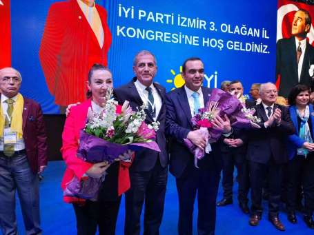 zmir Y Parti yeni bakann seçti