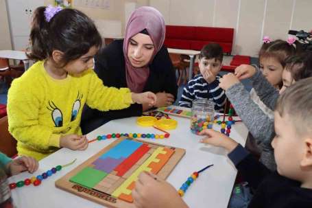 Sivas'ta minik depremzedeler için anasnf oluturuldu