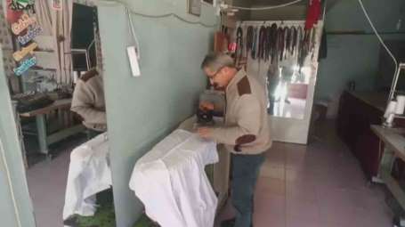 Ankaral terzi depremzedeler için ücretsiz hizmet veriyor