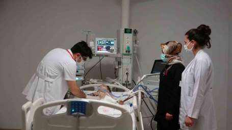 Van'daki 'Çocuk Youn Bakm Ünitesi' bölge illerine hizmet veriyor
