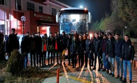 Kastamonu Üniversitesi ekibinden deprem bölgesindeki afetzedelere yardm eli