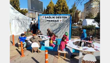 Samsun Büyükehir Belediyesi afet bölgesinde Çocuk Oyun Evi kurdu