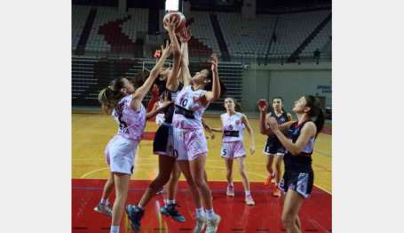 Kepez'in uzun kzlar Antalya ampiyonu oldu