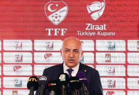Mehmet Büyükeki: Futbolun güzelliklerini öne çkarmamz gerekiyor