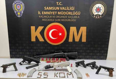 Samsun'da silah operasyonunda 1 Kalanikof ve 5 tabanca ele geçirildi: 2 gözalt