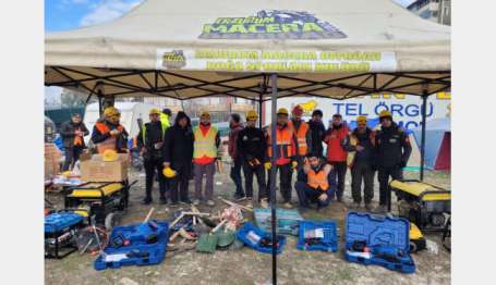 Erzurum offroad ekipleri depremzedeler için seferber oldu