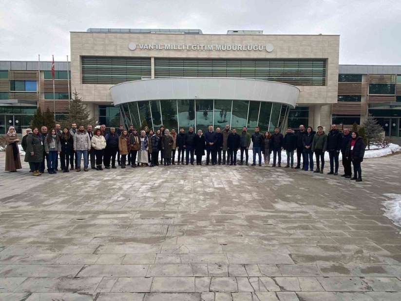 Vanl 30 PDR öretmeni destek için deprem bölgesine gitti - Van haber