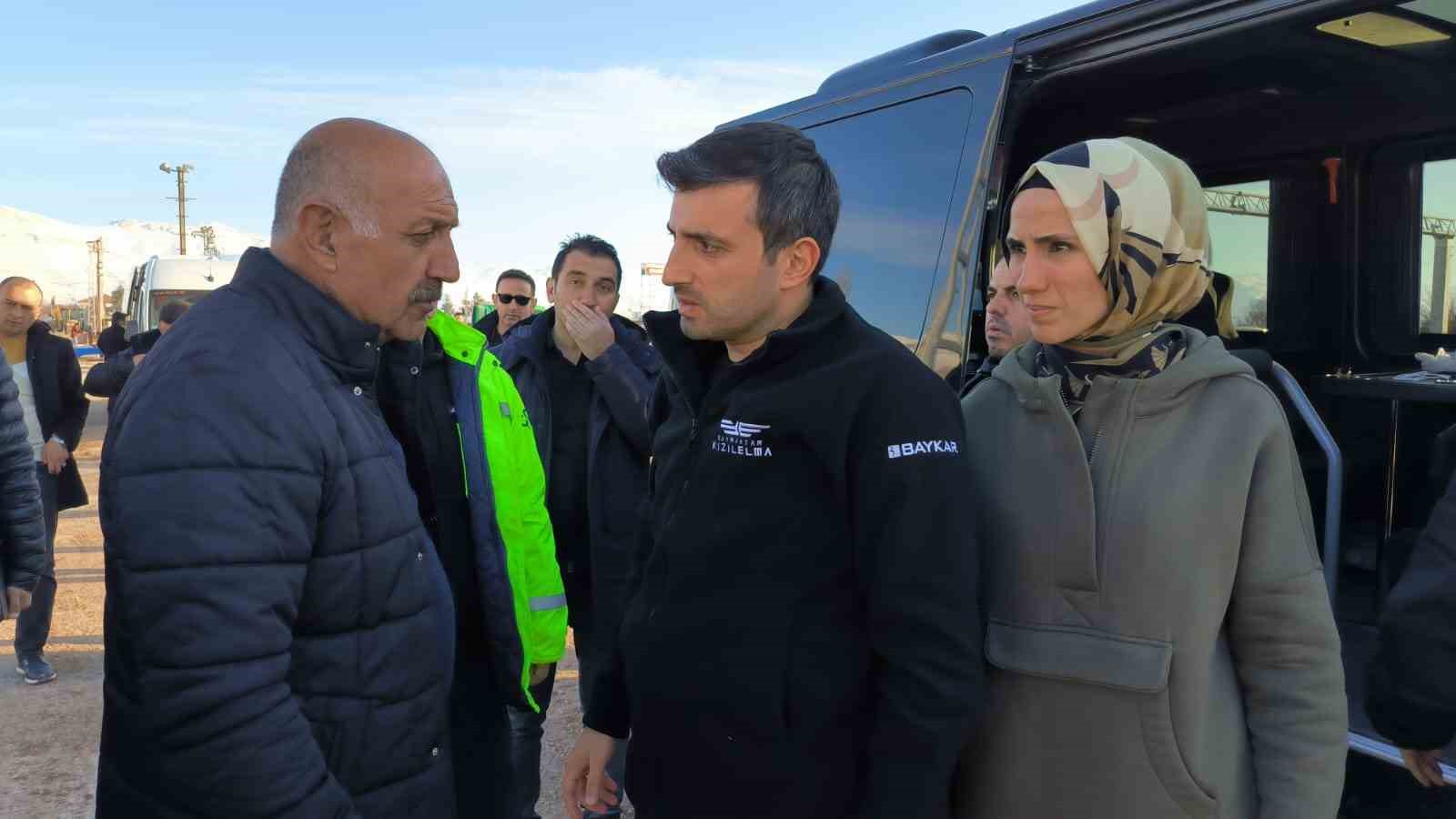 Seluk Bayraktar, Doanehir'de depremzedeleri ziyaret etti