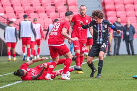 Geliri depremzedelere balanacak maçta kazanan Samsunspor