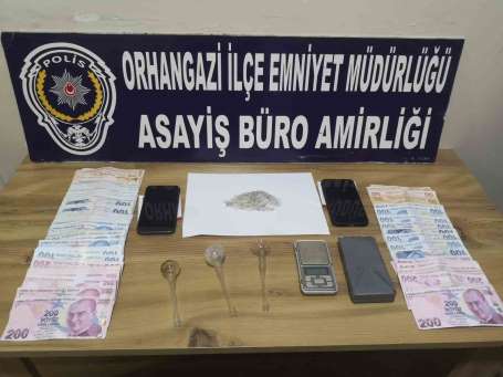 Bursa'da uyuturucu operasyonu: 2 gözalt