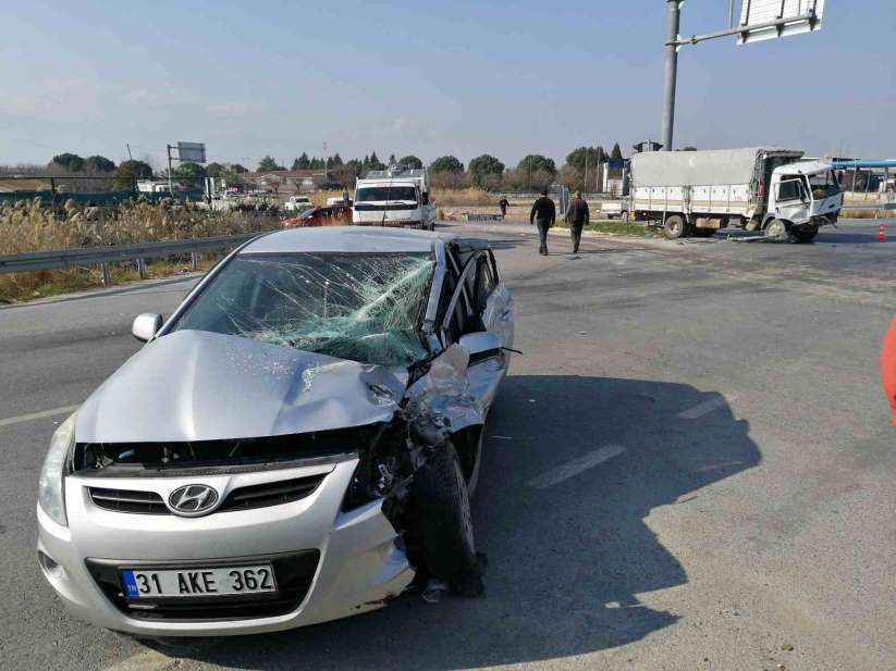 Depremzede aile Manisa'da kaza yapt: 1 ölü, 5 yaral - Manisa haber