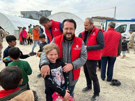Denizli MHP deprem bölgesine çkarma yapt