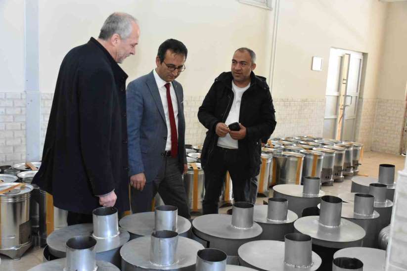 Karaman'da depremzedeler için üretilen sobalar afet bölgelerine gönderildi