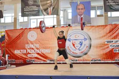 Türkiye U23 Halter ampiyonas, Tokat'ta balad