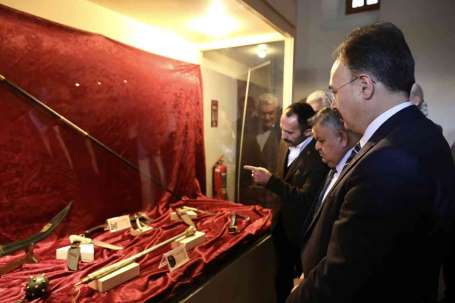 Bilecik'te 'Kahraman Türk Büyükleri Sava Aletleri Sanat Sergisi' açld