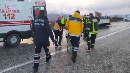 Manisa'da yamur kazaya neden oldu: 1 ölü, 1 yaral