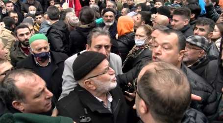 Ekrem mamolu Bursa Kapal Çarda Bakan Erdoan sloganlaryla karland