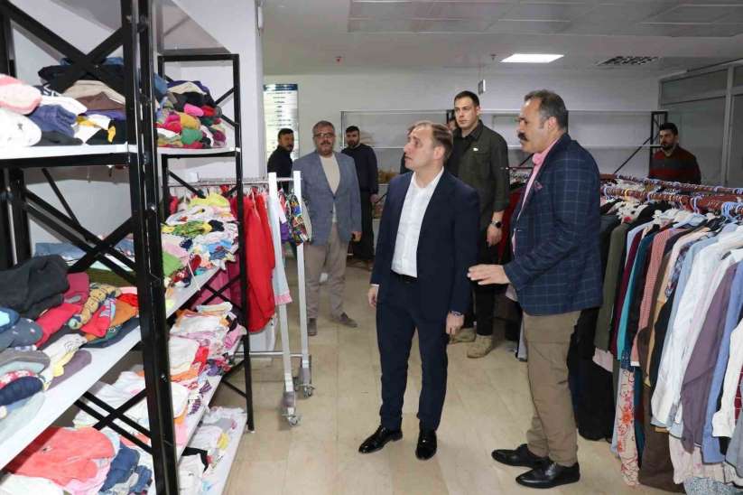Siirt Vali Vekili Abdulhamit Mutlu, depremzede ailelerin sorun ve taleplerini di